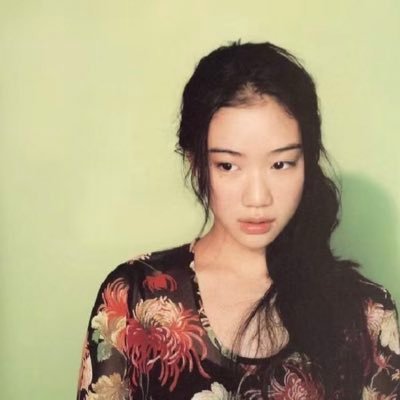 qiushan33_'s profile picture. 我站在什刹海边