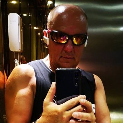 🎭 Ахуительная учётная запись.
Нет войне. Путин преступник.
Я в сотый раз опять начну сначала.
Старый аккаунт снесли.
Кто меня помнит, подписывайтесь. Взаимно.