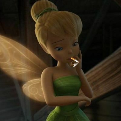 laaraacrofft's profile picture. let that shit go.🍸