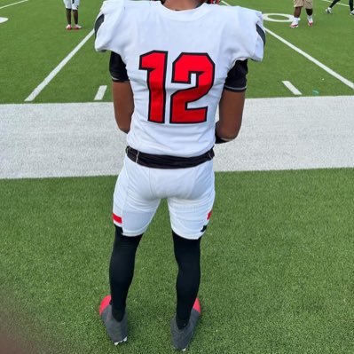 || Athlete💪🏽||🏈 Wr/ Route runner🤙🏽|| Class of 2027|| Man of God🌟||6’0/145 || #AGTG