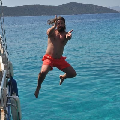 Small content creator of various gaming. I currently do all this in the UK 🇬🇧 Come for the beard, stay for the banter.