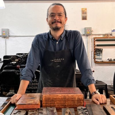 C. A. Hago libros en @casaimpronta.
Presidente del Comité de Editoriales Independientes de la @CANIEMoficial.
IG: _a.rmenta_