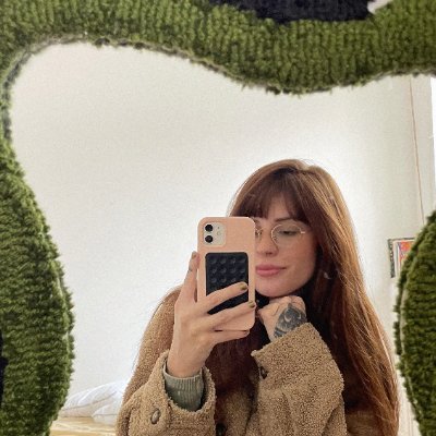 Ginger hair, quick wit, and big dreams 🌟
Art and travel are my fuel, wherever life takes me
for now, it's in Washington