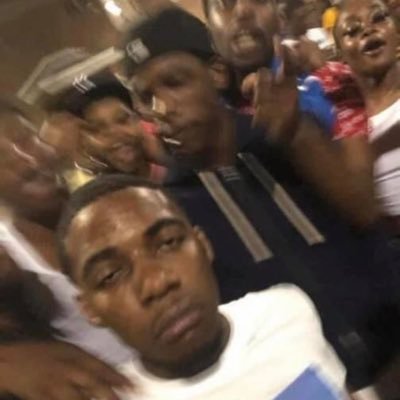 MaybeItsMomo's profile picture. avid reader of picture books