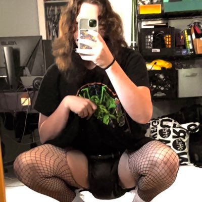 she/her 🏳️⚧️ abdl 🧷after years of lurking finally posting my butt online 🍑 previously Themightychoosenone 👑 my @ on 🦋☁️ is slimegorl