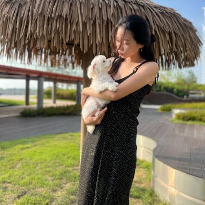 Emilylyly123's profile picture. Keep trying to find a happier life.