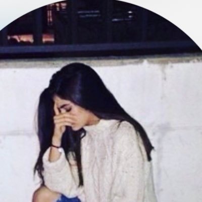 خُذني يالله لطريق ليس به أذى، لمكان يخلو منه حُزن، أخلني من التفكير المرهق، واصرفني إلِيلك صرفاً يليق بجلالك🕊️✨. قلبي بين قبرك والكفن💔.
