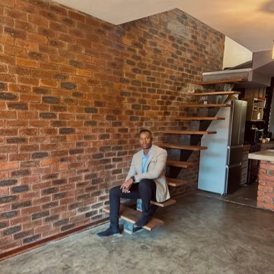 Antisocially social . Founder and Director @seqdata_sa