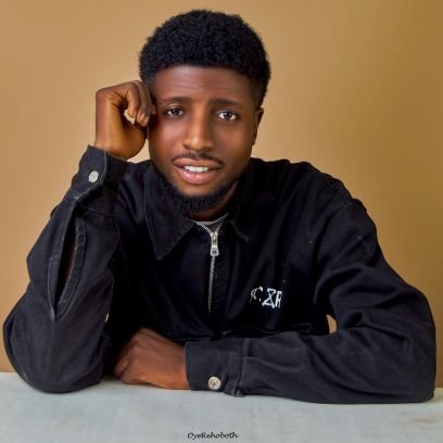 RealDavizy's profile picture. Startup & SaaS Marketing Strategist | Digital & Product Marketing for Early-Stage Founders | Co-building @Kampus_Abode