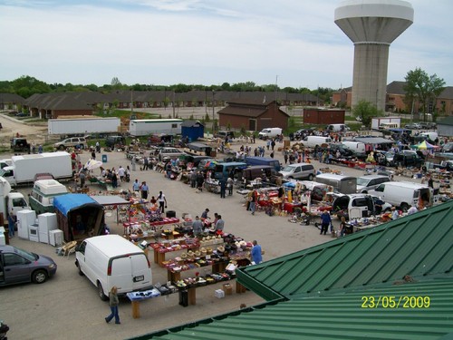 Stouffville Country Market Ontario's original flea market since 1952! Open Sat. 8am-5pm and Sun. 9am-5pm. where the city meets the country!
