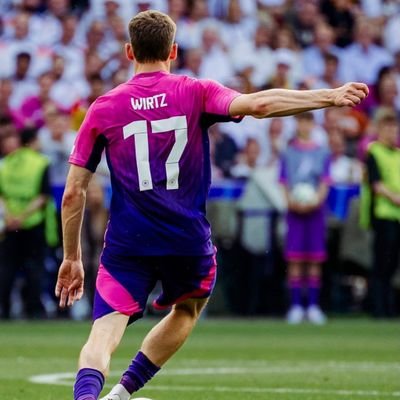 MattiaNovara_'s profile picture. Player of ...                                                           
Midfielder 🧙‍♂️,RightWing 🫁