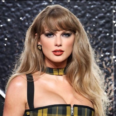 Swiftie || LFC || Chiefs || Wembley N8 || Willie Gay x 1