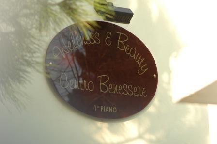 Centro estetico  Wellness & Beauty dove benessere ed energia si trasformano in pura bellezza...