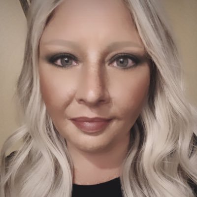 lena_goffinet's profile picture. the oppressed shall rise 🛳️the rich get richer until the poor get educated🐦‍⬛tax the rich 🎠  🎂 🍰