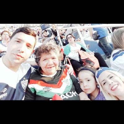 Andresadri90142's profile picture. tratando de descifrar a las personas a traves de sus palabras