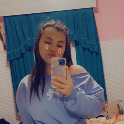 iloveevancity16's profile picture. ~swimming / badminton/ iceskating/ vina at pne and pacific centre (past )😊 / McDonald bk crew girl😝 (past) la grotta del formaggio (current)~👌  HockeyFan 🏒