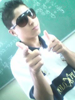 Meo amor não sou perfeito mas os meos defeitos posso concertar não me nega o direito de te amar ! s2