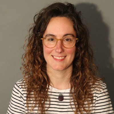 Comunicadora cultural amb amor profund per la lectura📚, el teatre🎭 i l'art🖌️🎶. Treballo del que m'apassiona.