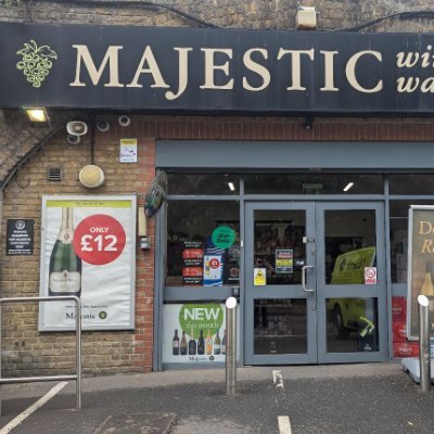 Wine, spirits and beer wholesale specialist open to everyone.