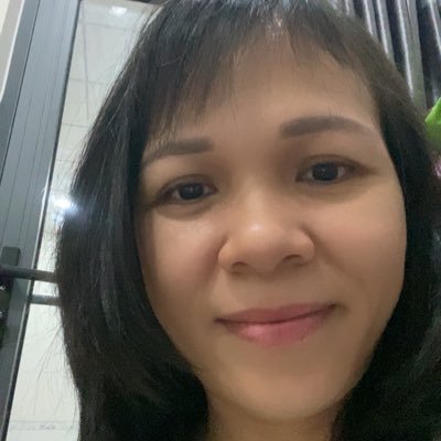 Thuongleexuan's profile picture. Yêu nước, yêu quê và yêu gia đình..."Yêu" Dượng từ những trang đầu tiên: Trên đường băng, cà phê cùng Tony buổi sáng.