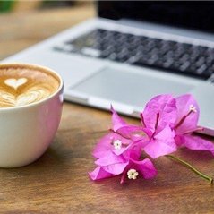 Shizuka730228's profile picture. 副業の成功法を紹介中。副業を始めたい人に有益な情報を発信。僅かですがお金配り企画も実施しております♪ 支援中→ https://t.co/63EruQmpsU