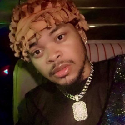 A True FL boy! I’m human 1st, freaky & full of substance. I’m confident, solid 👌🏽, 1 of a kind, thick & fine! It’s a Vers 🌎 ↕️over here… SC@stackedthikk