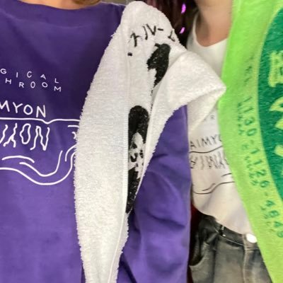 あいみょんに刺されまくり👩 ♨️から初ライブ。まだまだペーペー 仲良くしてくれたら嬉しいです！  無言フォロー失礼します！！