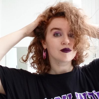 Writer. PhDing in Comparative Literature at @nyuniversity. they/she 🍊
BAD ANIMAL (@RiotThroat July 2023) - SMALL GEOMETRIES (@the_ethelzine, May 2023)