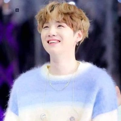 39 years old & ancient... Love yourself, BTS (@BTS_twt) is stuck in my heart... Army since 6 oct. 2018...
💜🩷💚🖤🩵💛🧡