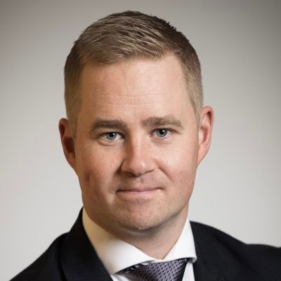 Tasavallan presidentin kotimaan asioiden neuvonantaja ja kabinetin jäsen, @tpkanslia. DI @unilut. Isä. Saimaalla viihtyvä penkkiurheilija. Twiitit ajatteluani.