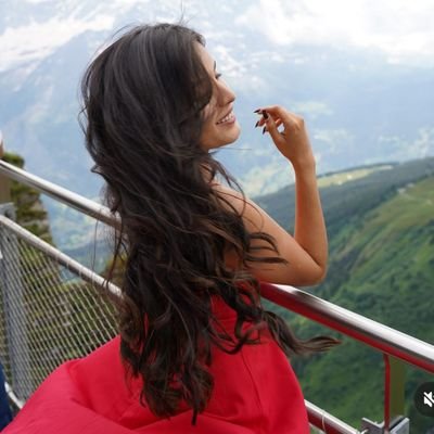 SNS_HC's profile picture. I'm a daydreamer and a night thinker..