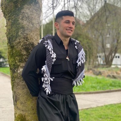 encu_sezai's profile picture. Küçükken el salladığımız uçaklar, büyüyünce bizi bombalayacağını bilemezdik Roboskî.