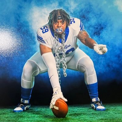 Wendell Phillips High School🏈 Offensive Guard ~6’4~280Ib~Class of 2025🎓 3x All Conference Offensive Lineman (artezjohnson11@gmail.com) ~3.3 GPA