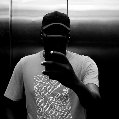 FlairMan_'s profile picture. Muslim | Ọmọlúàbí | Design | Media | Storytelling | Founder @techmoonshot_ @syrafinance | Photography | 6x Marathoner | Author: Switching Lanes | The Future🔮