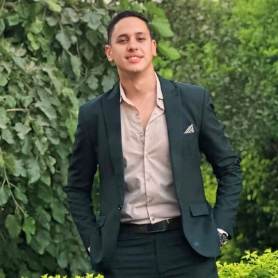 الشوارع حواديت..حودايه الحب فيها وحودايه..عفاريت
Engineer