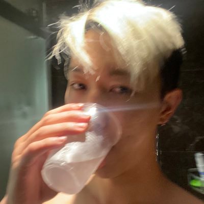 calvntrn's profile picture. idiot