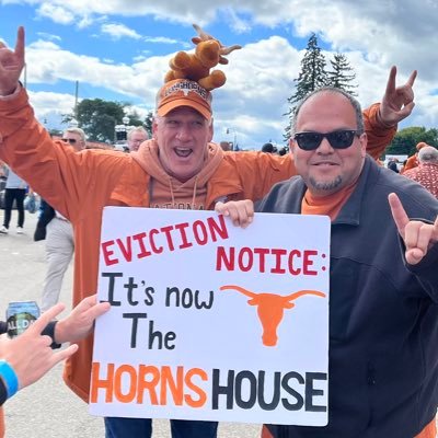 ShellsOGTX's profile picture. Die Hard Longhorn 🤘🏼🤘🏼 and Tennessee Titans fan. Displaced Austinette in Ohio. Things I miss from home: CFS, good BBQ 🥩HEB, Buc-ees. Ex Navy-Go Navy!