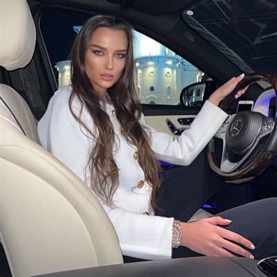 I'm a caring and honest lady l'm a billionaire and I'm here to help the poor in their financial situation❤️🌏💖