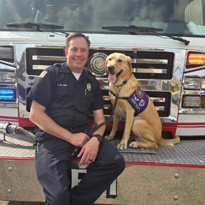 🐾 Mochi | Facility Support Dog @OmahaFireDept
Bringing comfort & joy to our fire stations!
Paw-sitively dedicated to supporting our team.
Handler: FF Josh Fry
