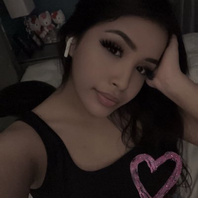 careolynaa's profile picture. 