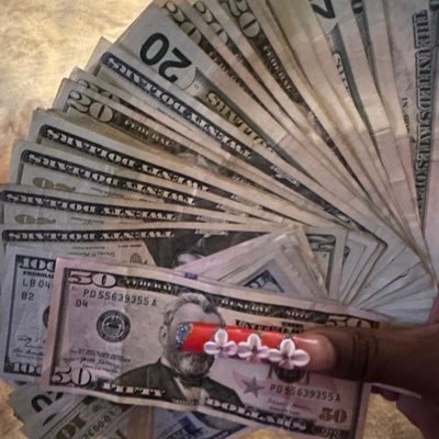 I’m your fantasy but nothing in life ifs free DM for MEETS 💦💕🤑 🧚🏾♀️ pretty unhinged 🧚🏾♀️