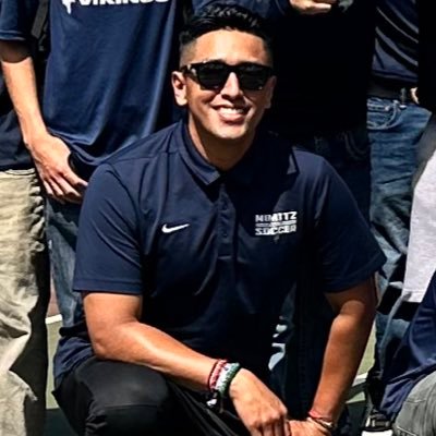Masters in Bilingual Education! 👨🏽🏫Proud Spanish Teacher/Coach at Nimitz High School!