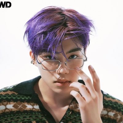 notsara17's profile picture. thoughts but mainly park gunwook