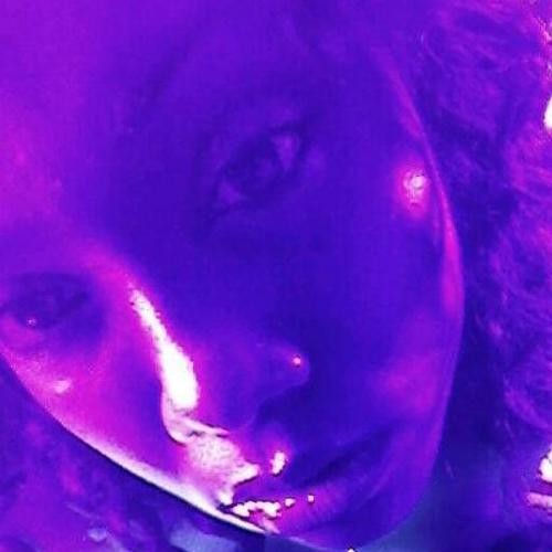 butterfli_iz's profile picture. 