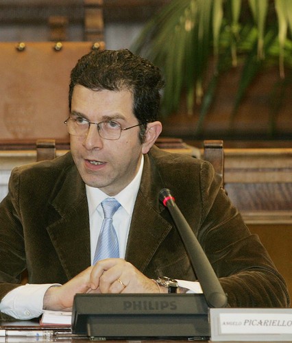 Scrivo su Avvenire. Marito di Irene, papà di Ivan e Alexander. In libreria con Liberiamo Moro dal caso Moro. l'eredità di un grande statista. Edizioni San Paolo