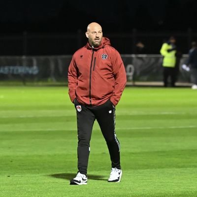 1st Team Assistant Coach at Hume City Fc ⚽️
Media Presenter @FootballOutWes1 📢
Commentator/Analyst @nplvictoria🎙