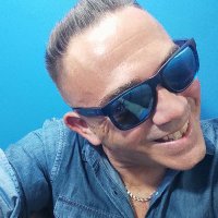 ManuTSchz (@manulalinea) 's Twitter Profile