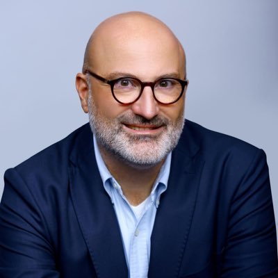 Milli sporcu babası ❤️, koca, girişimci, mühendis, yazar, Karşıyakalı, Karşıyaka Spor Klubü üyesi. Karşıyaka, Çeşme, Caddebostan
