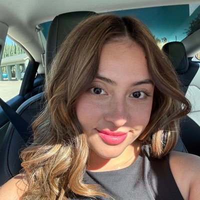 Javi’s wifey 💚. licensed Realtor for HomeSmart! Contact me. HABLO ESPAÑOL 😊