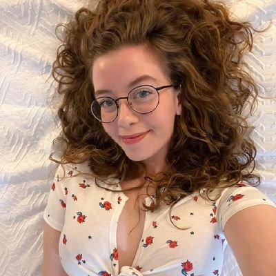Bah je suis une femme célibataire qui est a la recherche d'une relation sérieuse amoureuse ♥️